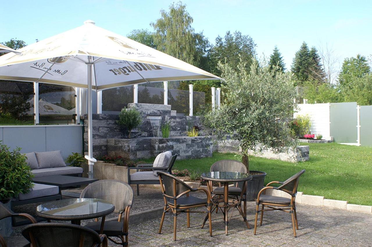 Haus Schieferstein Hotel Dahlem  ภายนอก รูปภาพ