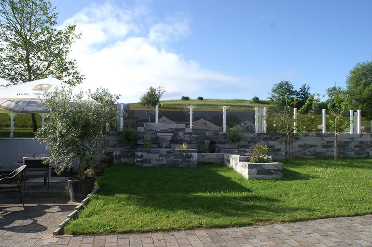 Haus Schieferstein Hotel Dahlem  ภายนอก รูปภาพ