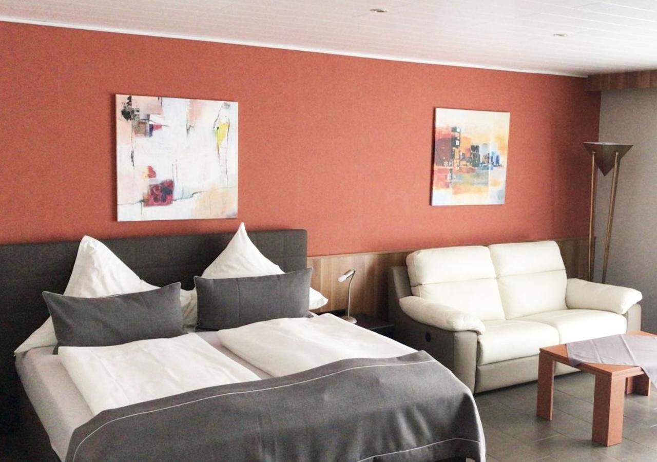 Haus Schieferstein Hotel Dahlem  ภายนอก รูปภาพ