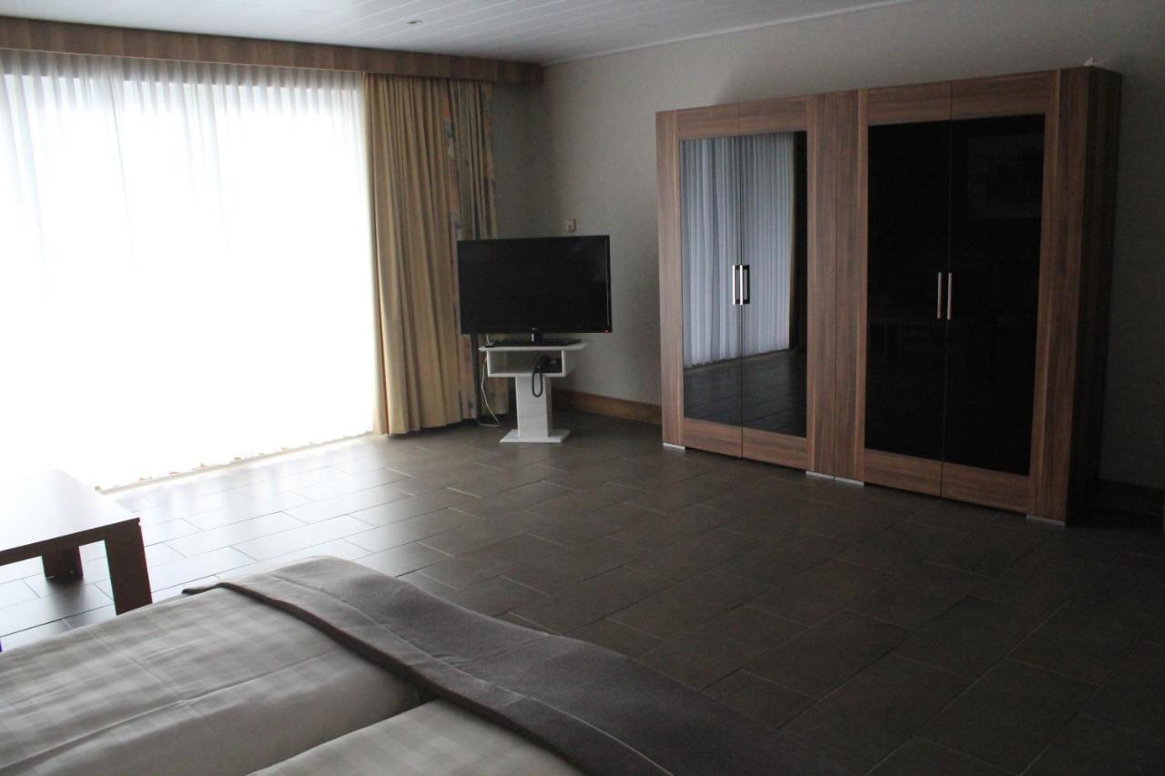 Haus Schieferstein Hotel Dahlem  ภายนอก รูปภาพ