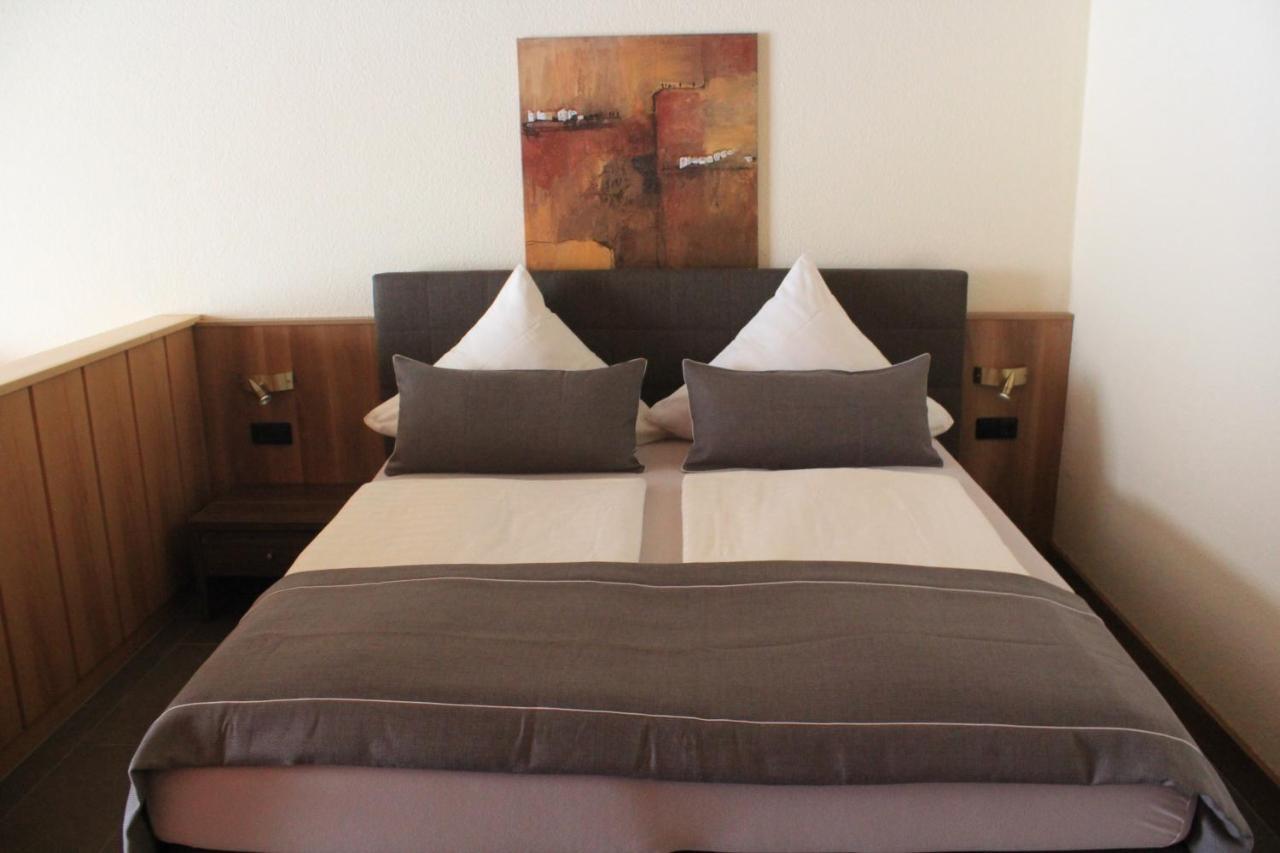 Haus Schieferstein Hotel Dahlem  ภายนอก รูปภาพ
