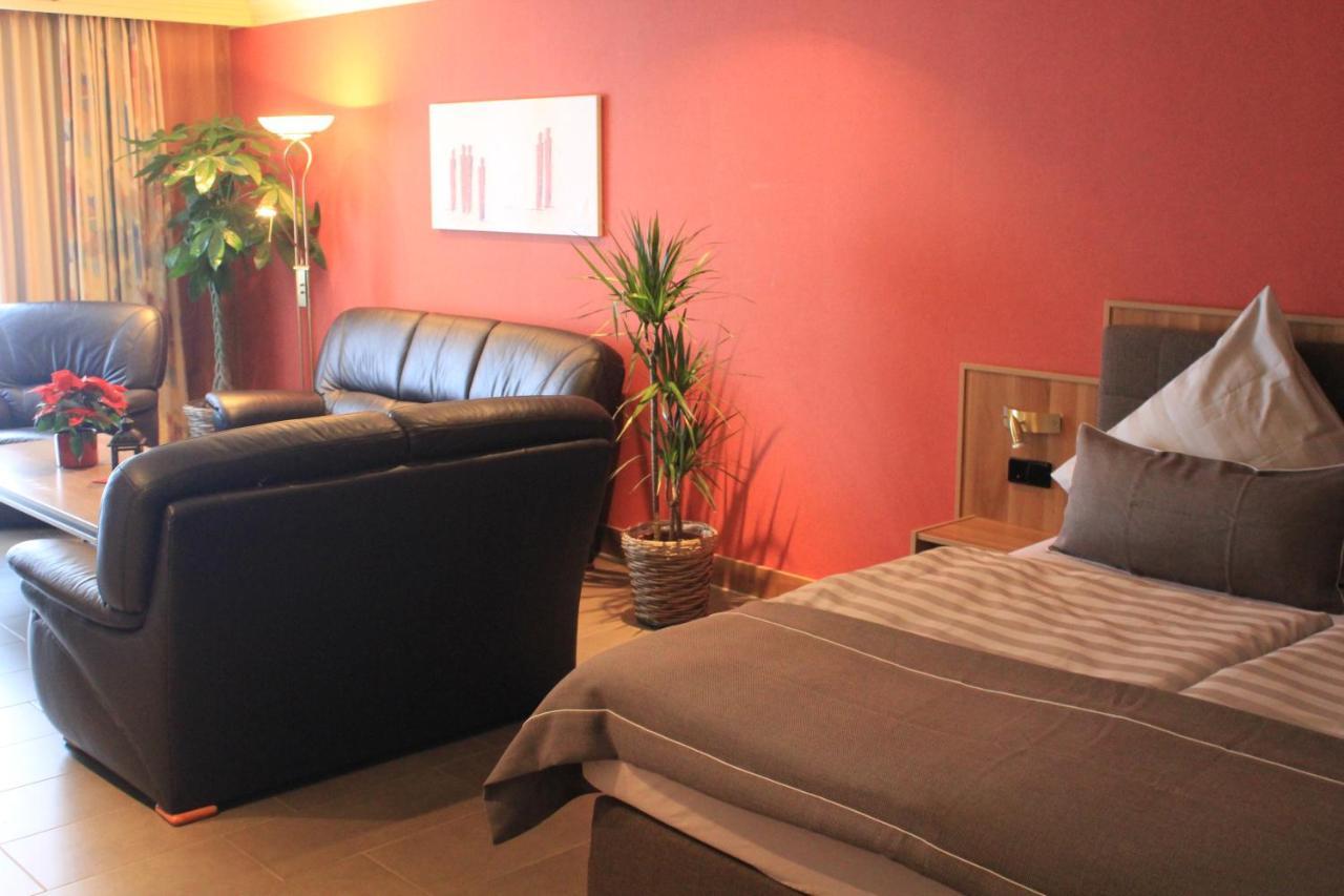 Haus Schieferstein Hotel Dahlem  ภายนอก รูปภาพ