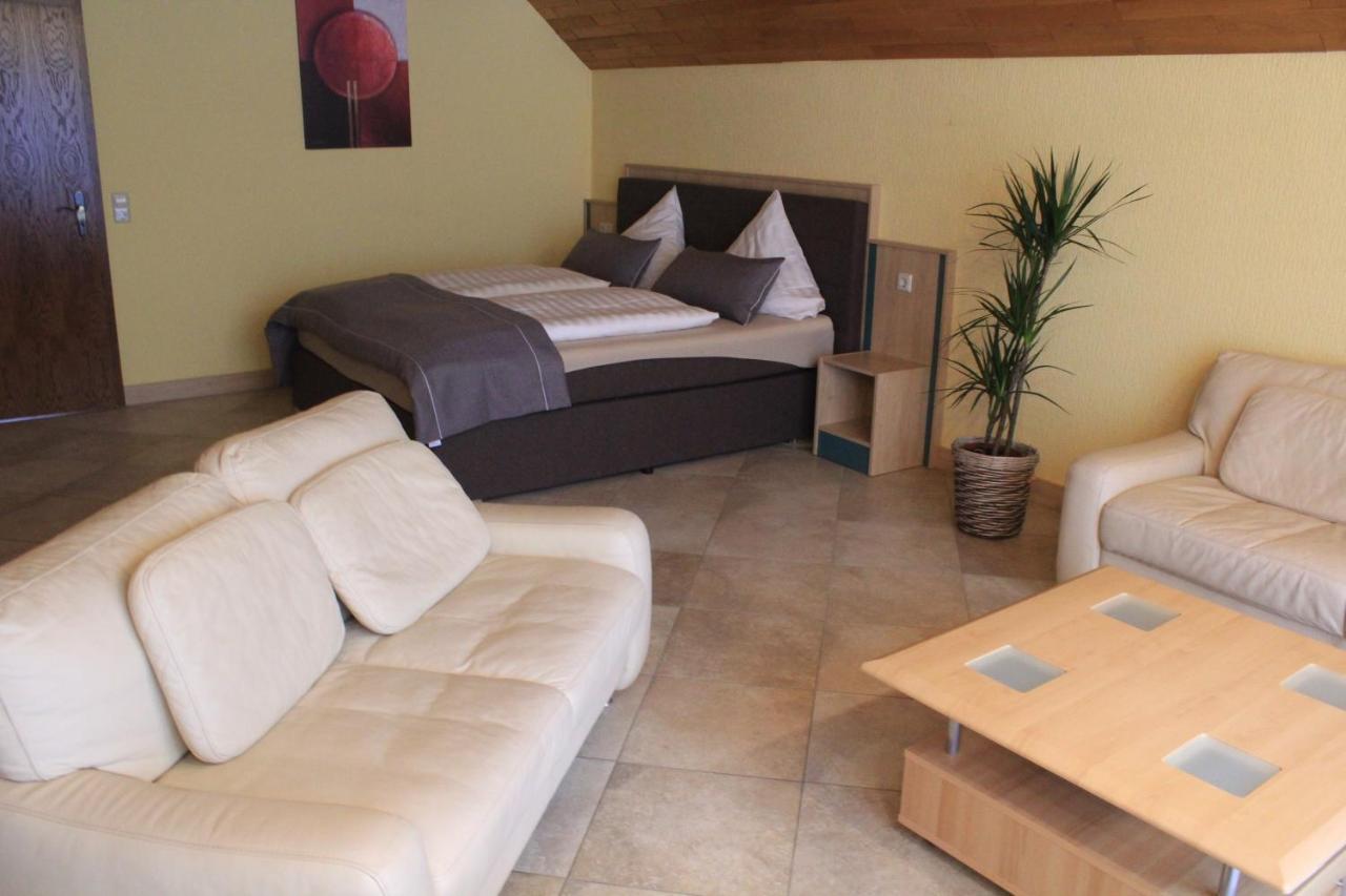 Haus Schieferstein Hotel Dahlem  ภายนอก รูปภาพ